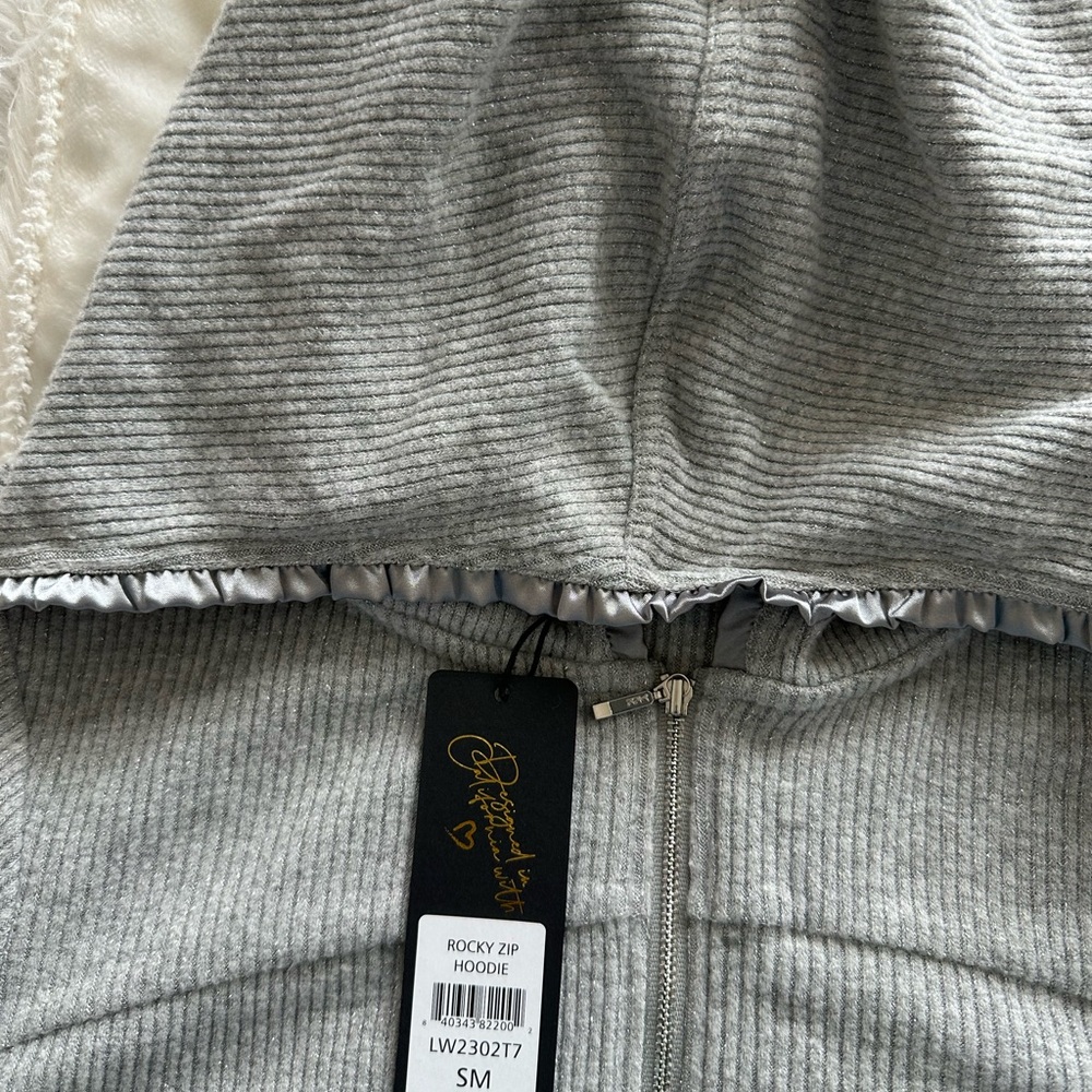 SOLD Beach Bunny Grey S Hoodie, XS Booty Pant - NWT.  Fits M - Picture 15 of 15